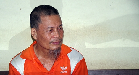 Chém em trai ruột trọng thương, cháu gái tử vong rồi cố thủ trong nhà