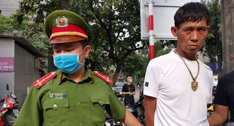 Giáp mặt Cảnh sát 141, con nghiện than "bệnh tật, chán đời"