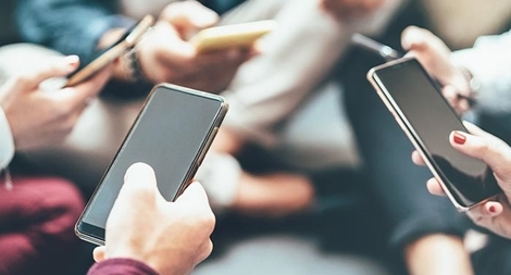 Có một thời đại "iPhone gối đầu giường"?