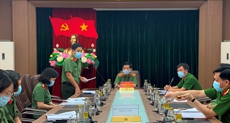 Thứ trưởng Nguyễn Văn Sơn họp trực tuyến với Công an Bắc Giang, Bắc Ninh 