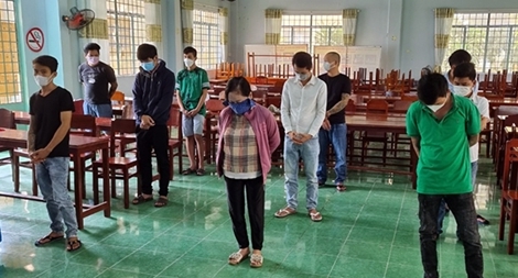 11 đối tượng tụ tập đánh bạc, sử dụng ma túy, vi phạm quy định giãn cách