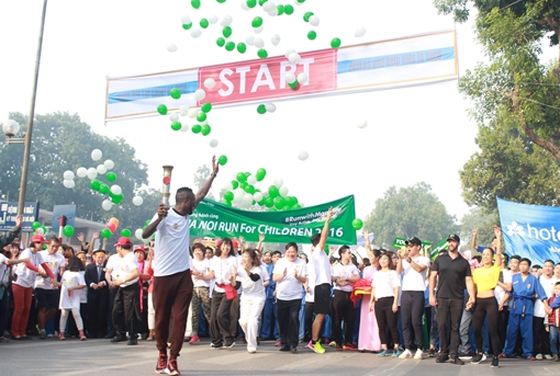 Nghệ sĩ nổi tiếng tham gia chạy vì trẻ em Hà Nội
