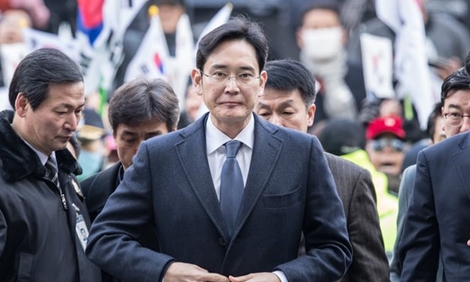 Phó chủ tịch tập đoàn Samsung bị bắt giữ vì đưa hối lộ