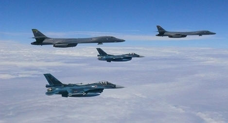 Hàn Quốc đề nghị Mỹ hoãn tập trận để giảm căng thẳng