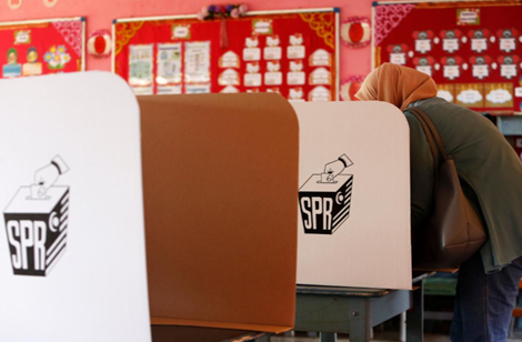 Gần 15 triệu cử tri Malaysia đi bỏ phiếu trong cuộc bầu cử đầy kịch tính