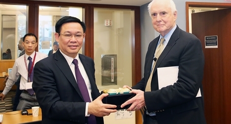 Phó Thủ tướng Vương Đình Huệ thăm nơi “phát minh ra tương lai”