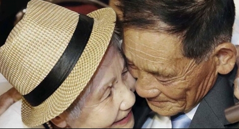 Người dân liên Triều ngày đoàn tụ: Rưng rưng mẩu chuyện sum vầy