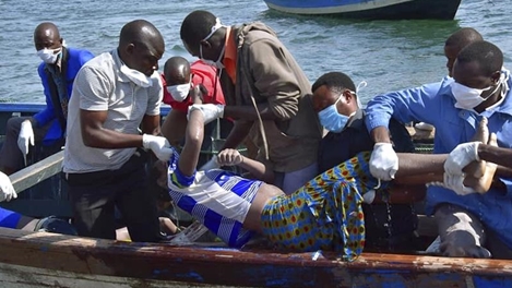 Vụ lật phà Tanzania: Hi vọng mong manh khi đã 160 người tử vong