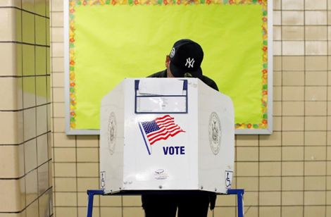 Người dân Mỹ đi bỏ phiếu: Cuộc bầu cử giữa kỳ chính thức bắt đầu!