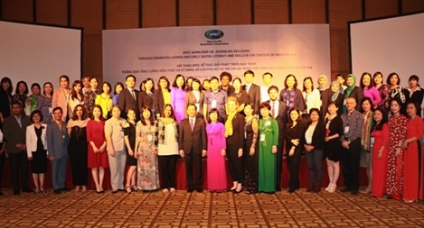 Cách mạng công nghiệp 4.0: Cơ hội và thách thức đối với phụ nữ và trẻ em gái