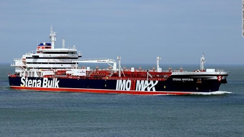 Iran tung video bắt tàu, Anh tố đó là "hành động thù địch"