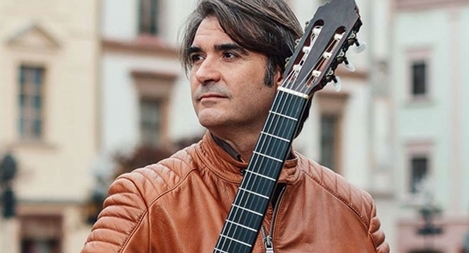 Khám phá sự kì diệu của guitar Tây Ban Nha