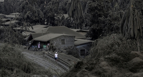 Hơn 30 nghìn người di tản, Philippines tê liệt vì tro bụi núi lửa