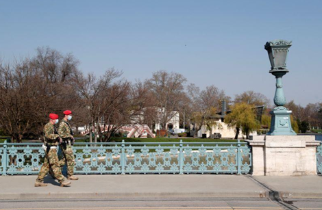 Hungary phong tỏa vô thời hạn toàn quốc