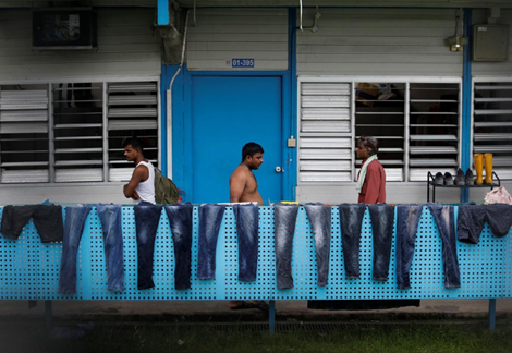 Điều gì xảy ra bên trong cụm dịch COVID-19 lớn nhất Singapore?