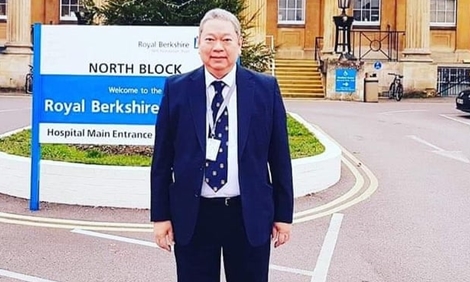 Bác sĩ Anh cầu xin đồ bảo hộ trước khi tử vong vì COVID-19