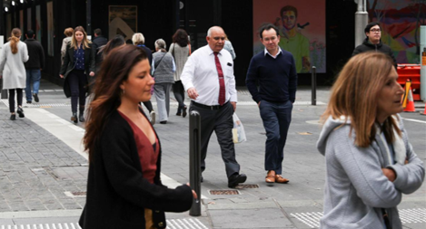 Mở cửa sau dịch, Australia khuyên người dân "tránh giờ cao điểm"