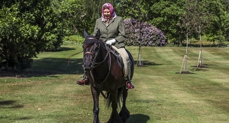 Nữ hoàng Anh lần đầu xuất hiện sau chuỗi ngày phong tỏa