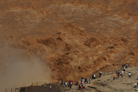 Mưa lớn kéo dài, Trung Quốc có thể lại điêu đứng vì lũ lụt