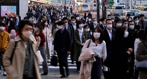 Vừa tuyên bố nối lại Olympic, Nhật Bản ghi nhận "kỷ lục" COVID-19 mới