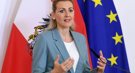 Bộ trưởng Áo từ chức giữa bê bối đạo văn