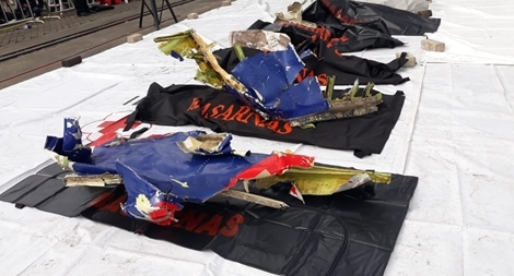 Nghi vấn lỗi thiết bị khiến máy bay Indonesia rơi xuống biển