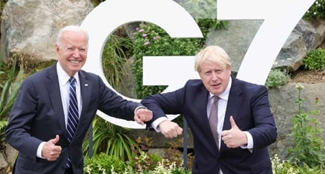 Ẩn ý phía sau sau món quà gặp mặt của hai nhà lãnh đạo Mỹ, Anh