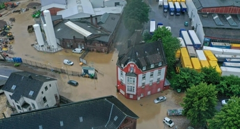 Sập nhà hàng loạt vì mưa lũ tại Đức, ít nhất 30 người mất tích 