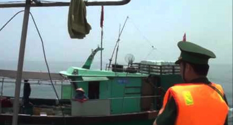 Đẩy đuổi tàu cá Trung Quốc đánh bắt cá trái phép