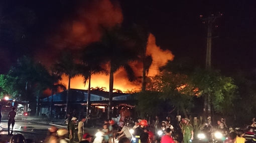 Hơn 600 Cảnh sát PCCC đang chiến đấu với "giặc lửa" trên đất Cảng