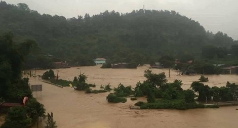 Hình ảnh nhói lòng từ "tâm" trận mưa lũ lịch sử ở Lào Cai