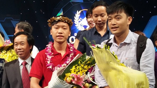 Nam sinh Quốc học Huế giành vòng nguyệt quế Olympia 2016 trị giá 35.000 USD