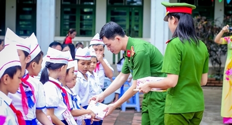  Học viên Học viện Cảnh sát nhân dân "3 cùng" tại quê Bác	