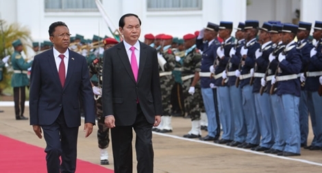 Chuyến thăm lịch sử và cuộc gặp gỡ đặc biệt