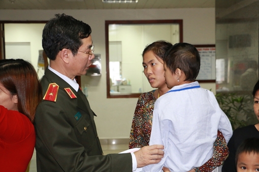 Những món quà Tết ấm tình cuối năm ở Viện huyết học - truyền máu Trung ương