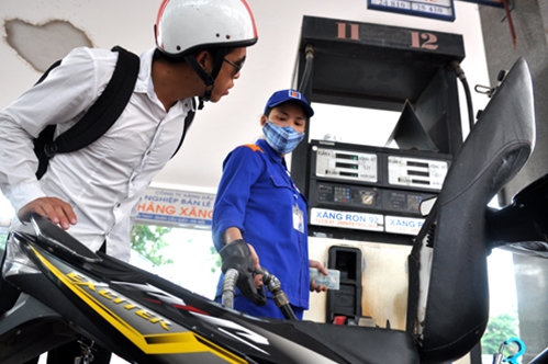 Xăng lại tăng giá từ 15h chiều nay (18-2)