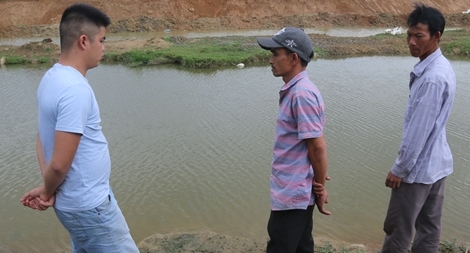 Bé trai 8 tuổi chết đuối thương tâm tại hố công trình không rào chắn