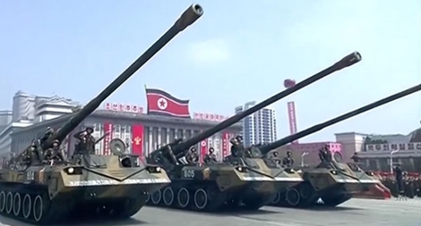 Triều Tiên diễu binh dọa thiêu đốt Mỹ nếu bị tấn công