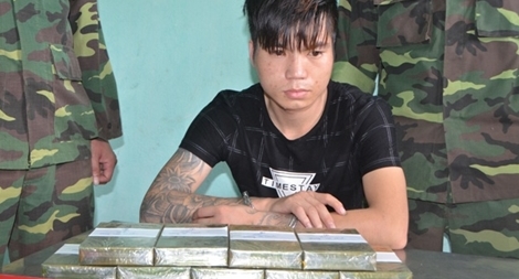 Đem 9 bánh heroin vượt sông sang Trung Quốc thì bị bắt