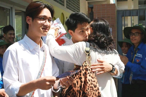 Những hình ảnh ấn tượng về buổi thi đầu tiên THPT Quốc gia