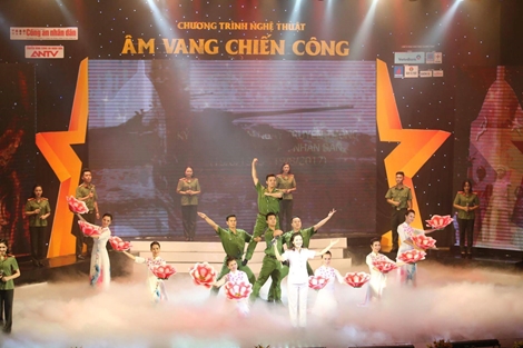 Cùng lắng nghe Tổ quốc gọi tên mình