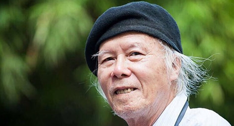 Tác giả bài thơ 'Thời hoa đỏ' qua đời