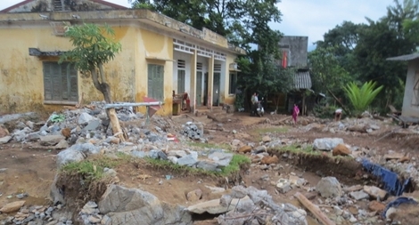 Những hình ảnh nhói lòng từ "rốn lũ" Đà Bắc