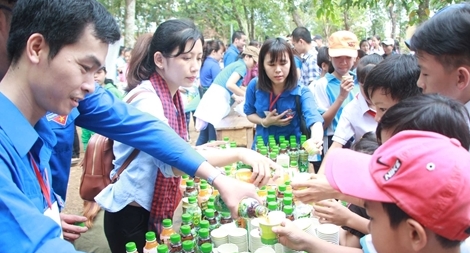 Nhiều hoạt động ý nghĩa tại Ngày hội “Kết nối trái tim tình nguyện 2017”