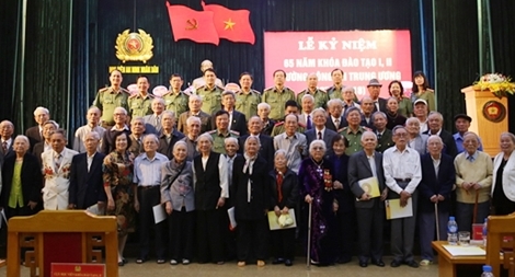 65 năm vẫn vẹn nguyên lòng thủy chung, son sắt với lực lượng CAND