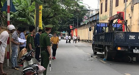 Đau xót mẹ đang bầu 8 tháng và con gái 4 tuổi bị tai nạn tử vong