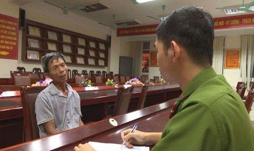 Nghi ngờ bị "cắm sừng" ra tay sát hại vợ