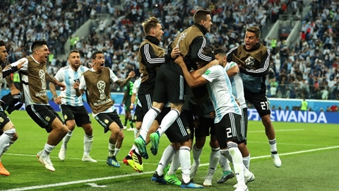 Nghẹt thở cứu vớt con tàu đắm Argentina