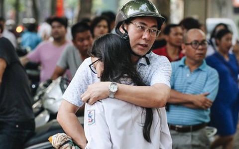 Bất thường "cuộc đua" lớp 10 ở Hà Nội: Một số trường dân lập tuyển sinh thiếu nhân văn