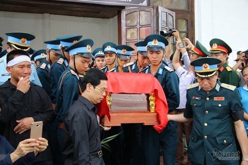Nghẹn ngào tiễn đưa hai phi công Su-22